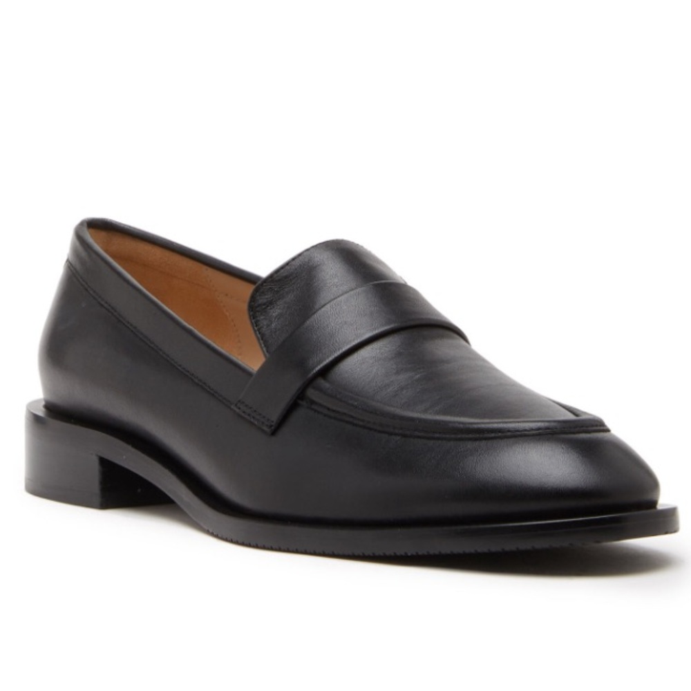Stuart Weitzman Palmer Sleek Loafer